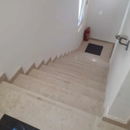 Eni With Garage Parking Сплит