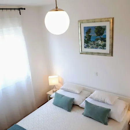 Eni With Garage Parking Сплит