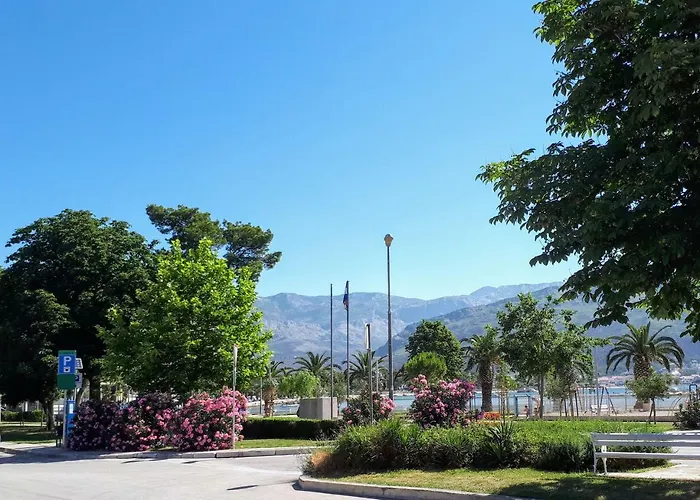 Eni With Garage Parking * Split