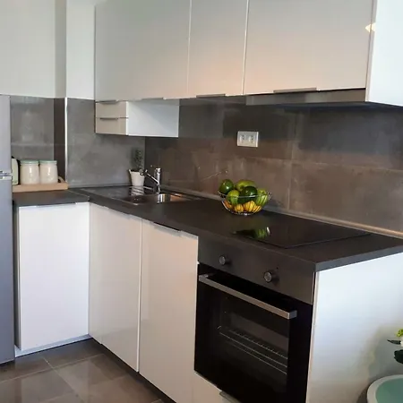 Eni With Garage Parking Διαμέρισμα *